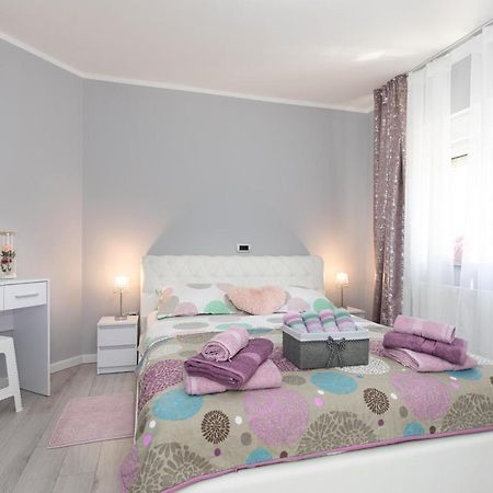 Apartment Odore Di Mare With Beautiful Garden Krk Town Eksteriør bilde